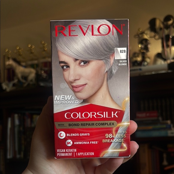 Revlon Silver Blonde 82B Hair Color Sleek and Luminous - Picture 1 of 5